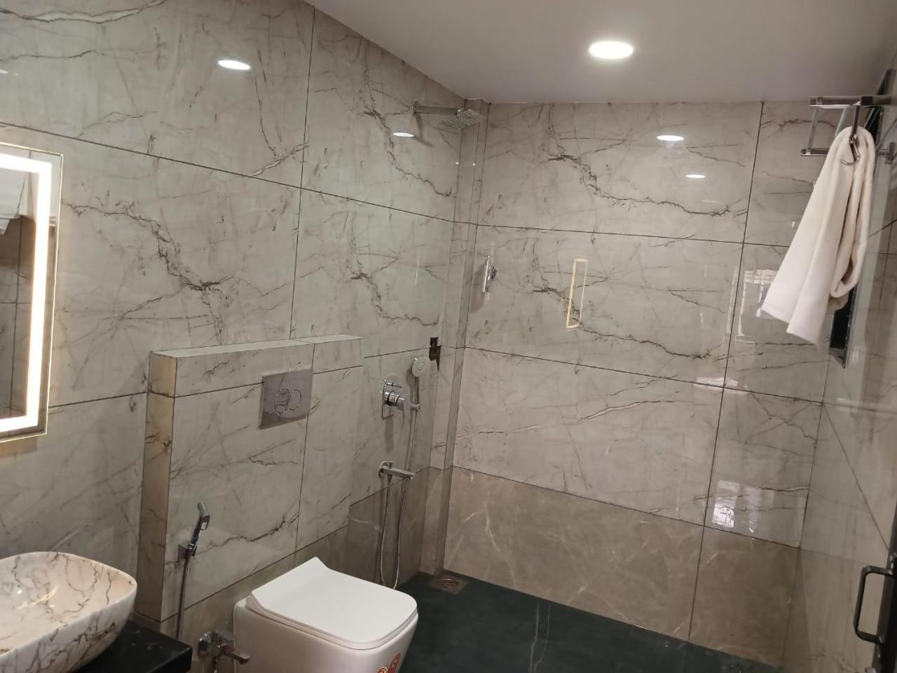 Lavish Villa - 3 Bhk Pool With Lawn Lonavala Exterior photo